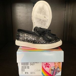 Toddler slip on sneakers